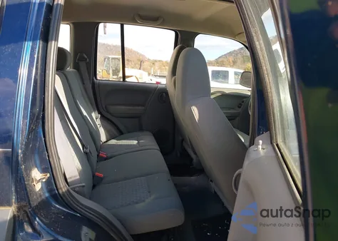 2005 Jeep Liberty Sport из США, поврежденный, VIN 1J4GL48K75W672851